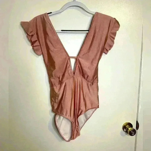 NWT Zaful Pink Plunging Ruffle Sleeve One Piece - Medium - Picture 1 of 6